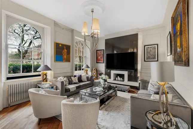 Luxury Hyde Park Duplex Apartment - 3 Beds, 2 Ensuite, Private Patio