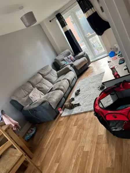 2 Large Bedrooms House with Garden