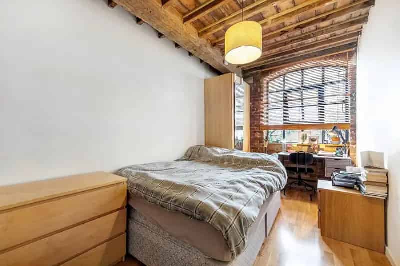 2 Bedroom Flat House to Rent in London