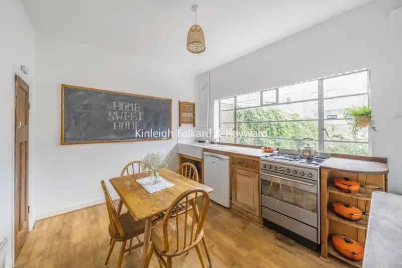 Light and Spacious Period Duplex Apartment with Crittal Windows
