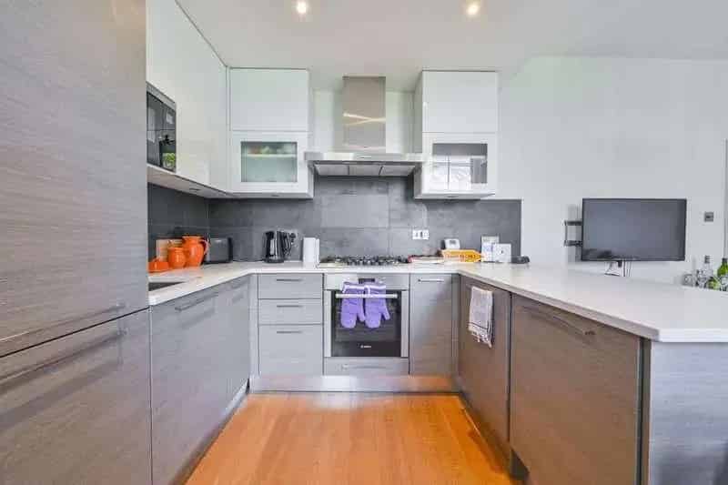 1 Bed Flat for Sale - Stylish Period Conversion