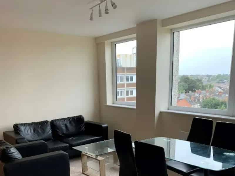 Two Bedroom City Centre Apartment Furnished Modern