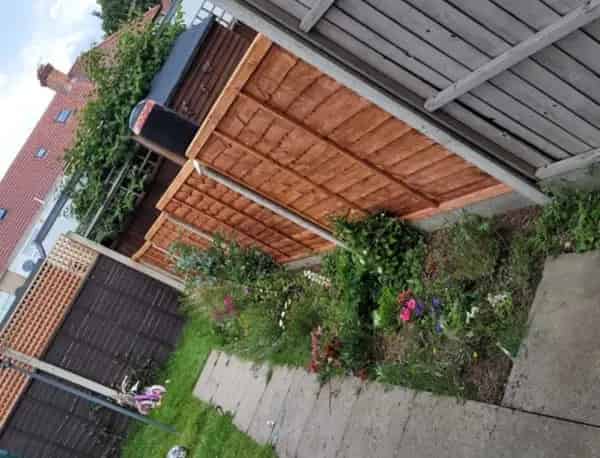 Two Bedroom House with Drive and Garden
