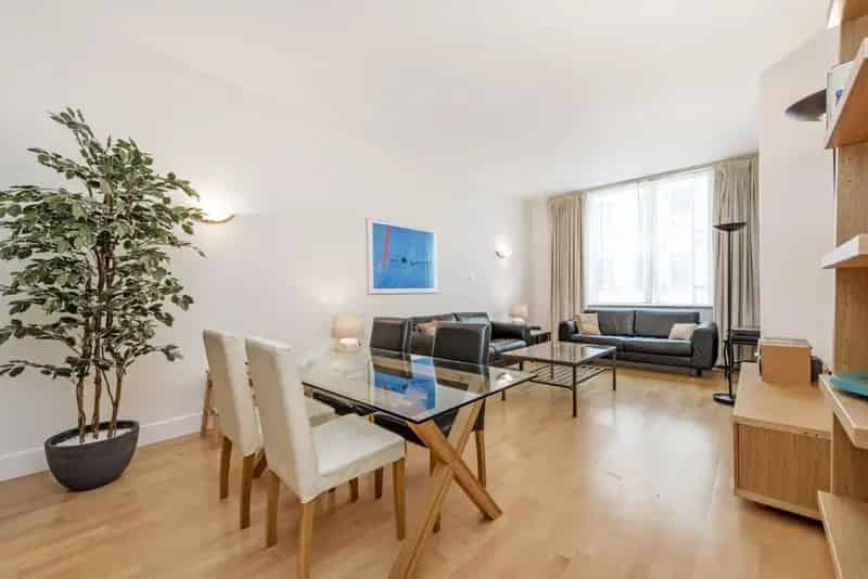 Spacious 2 Double Bedroom Flat near Baker Street Underground Station