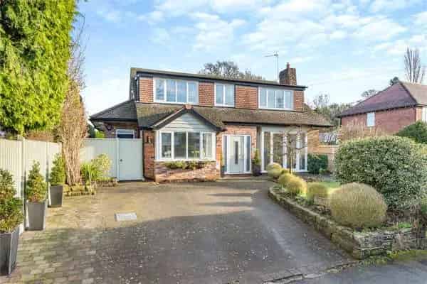 1950s 3-Bed Detached House in Pownall Park