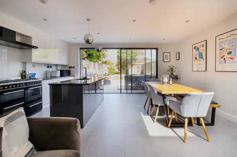 3 Bedroom Maisonette for Sale in Balham