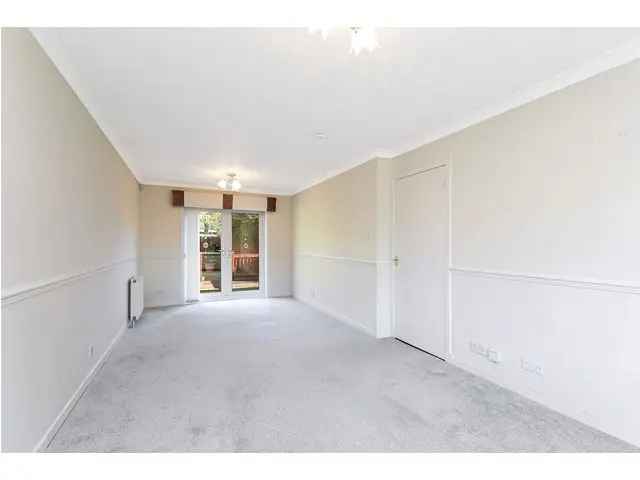 3 Bedroom Detached Bungalow for Sale in Stewartfield East Kilbride