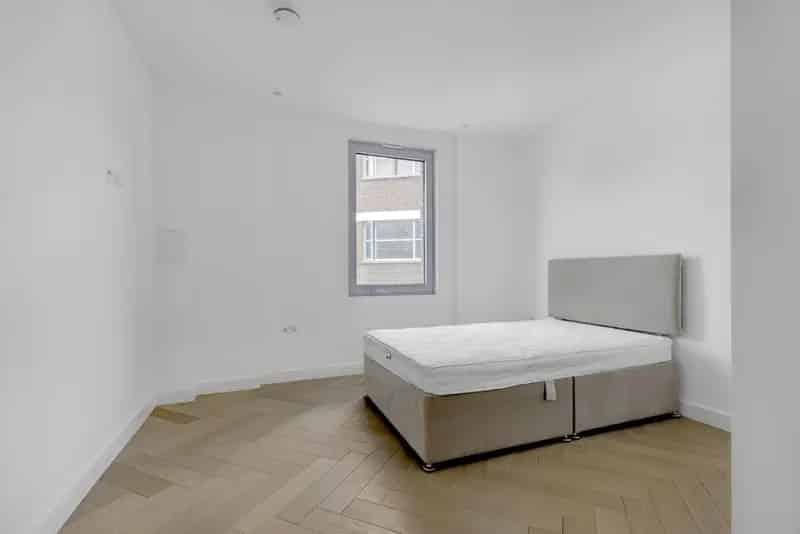 Luxury 3 Double Bedroom House with Pool and City Views