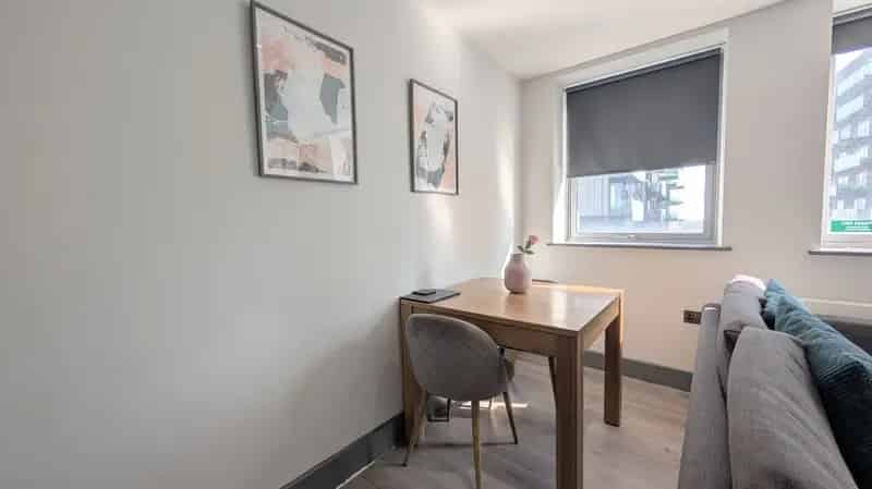 Flat For Rent , High Road, London, England