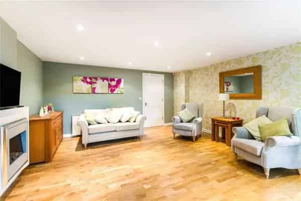 2 Bed 2 Bath Apartment Harpenden Roundwood Court