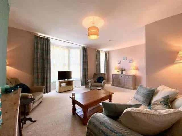 2 Bed Property for Sale in Scarborough