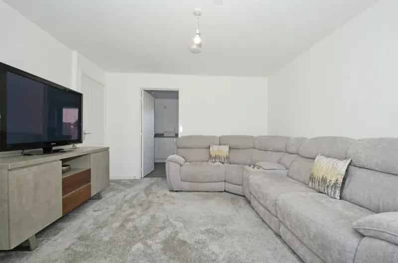 3 Bedroom Semi Detached House Ebbw Vale