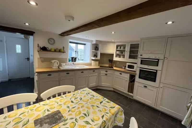 3 Bedroom Barn Conversion Hewish Spacious Kitchen Diner Private Garden