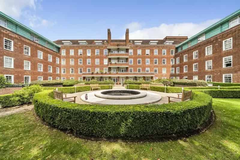 Flat For Sale , London, England