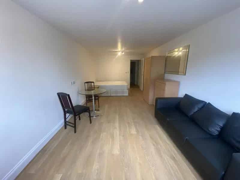 1 Bedroom Studio House to Rent Mill Hill