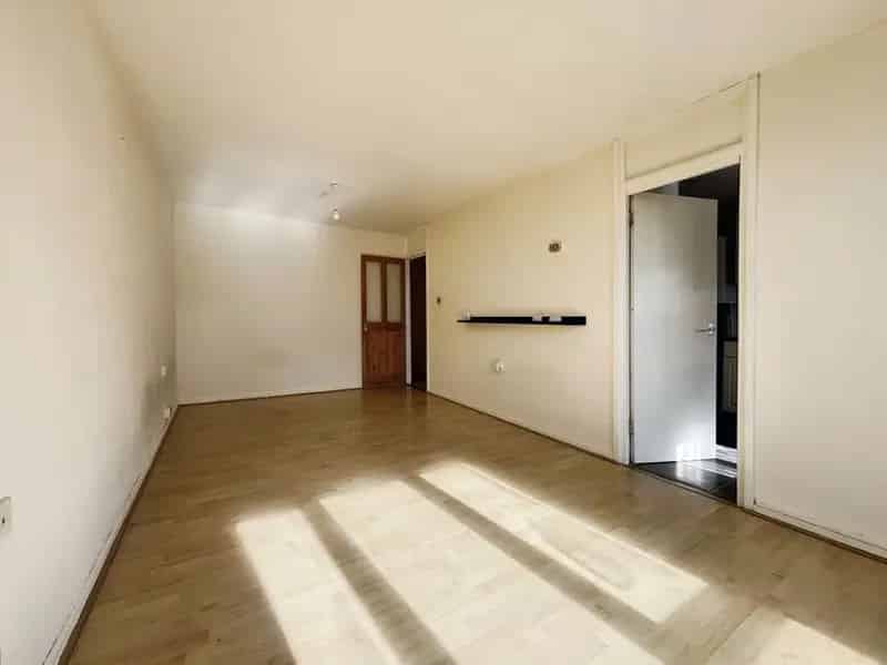 1 Bedroom Flat for Sale London E13 - Renovation Project