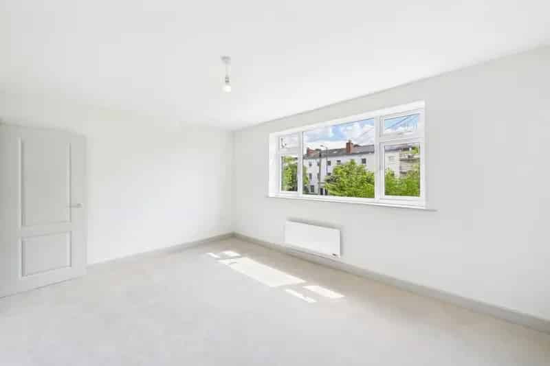 2 Bedroom Flat for Sale in Leamington Spa
