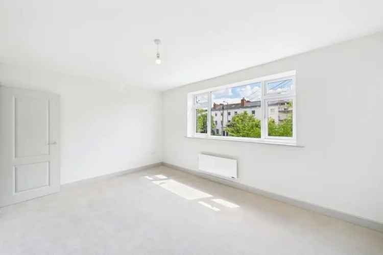 2 Bedroom Flat for Sale in Leamington Spa