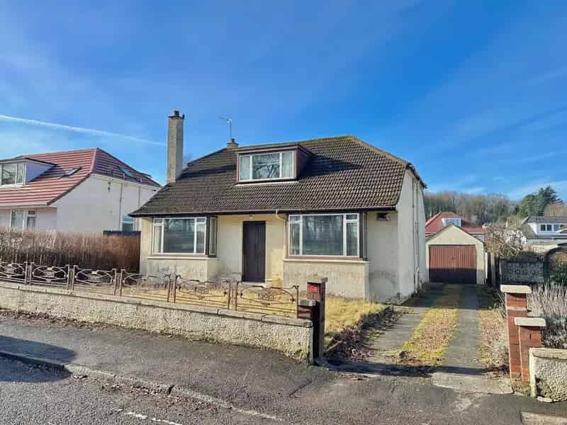 4 Bedroom Bungalow For Sale