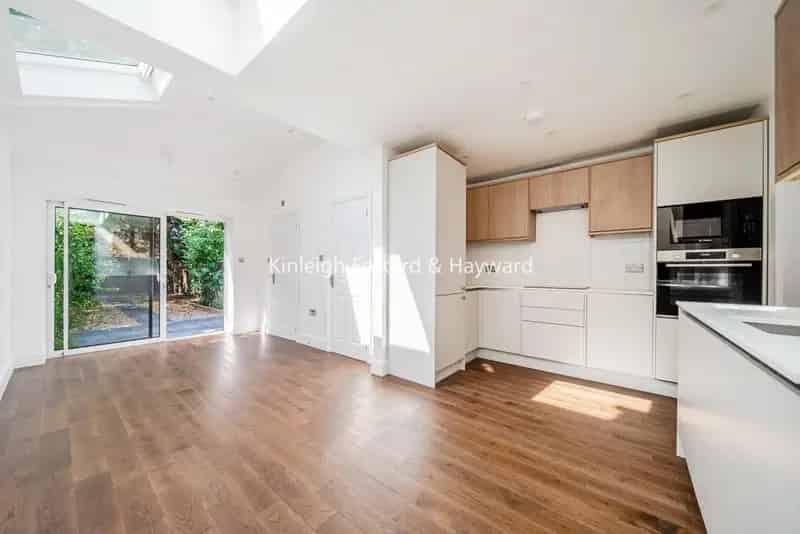 Two Bedroom Period House Near Bromley Town Centre