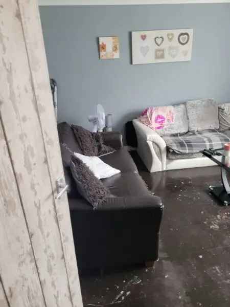 Ground Floor Flat Near School and Town