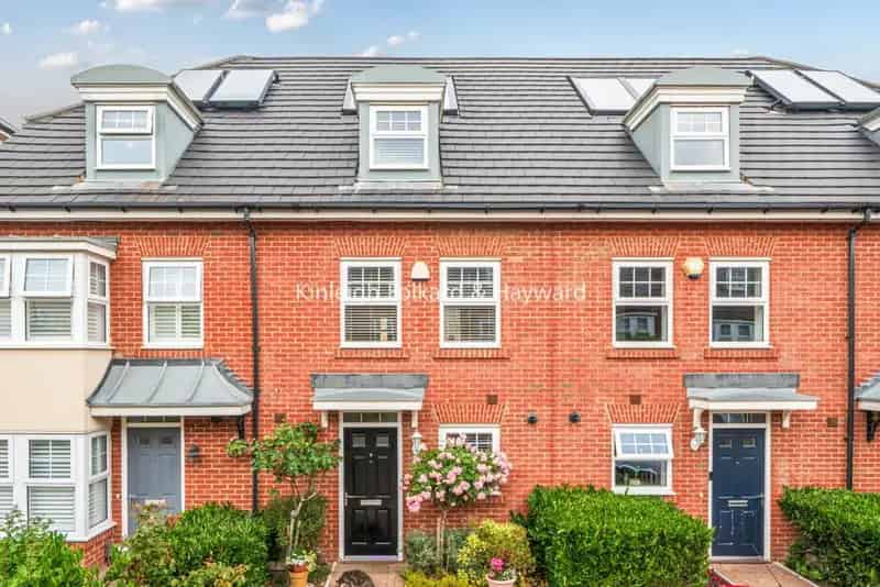 Three Bedroom Modern House in Trinity Village