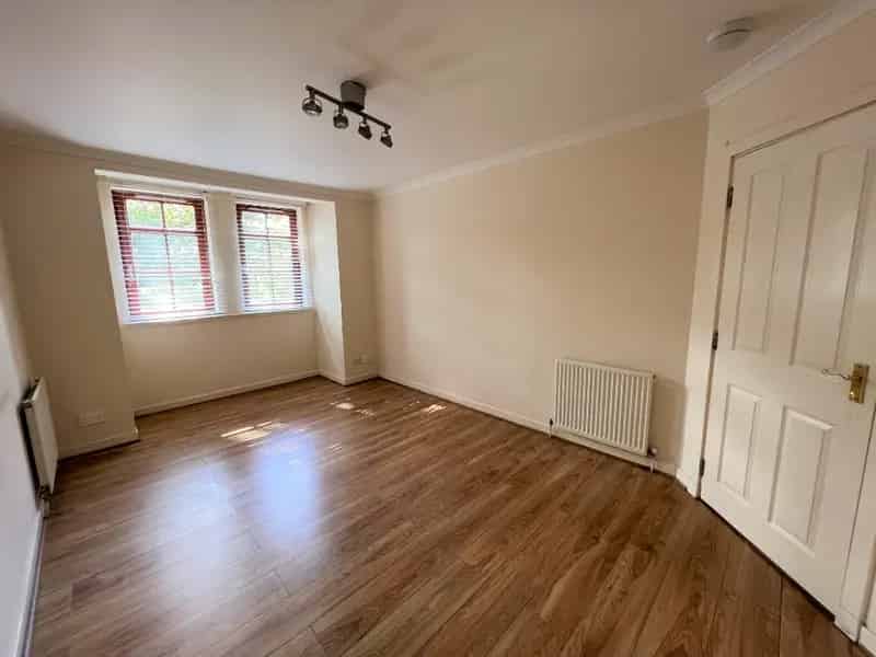 2 Bedroom Flat House to Rent