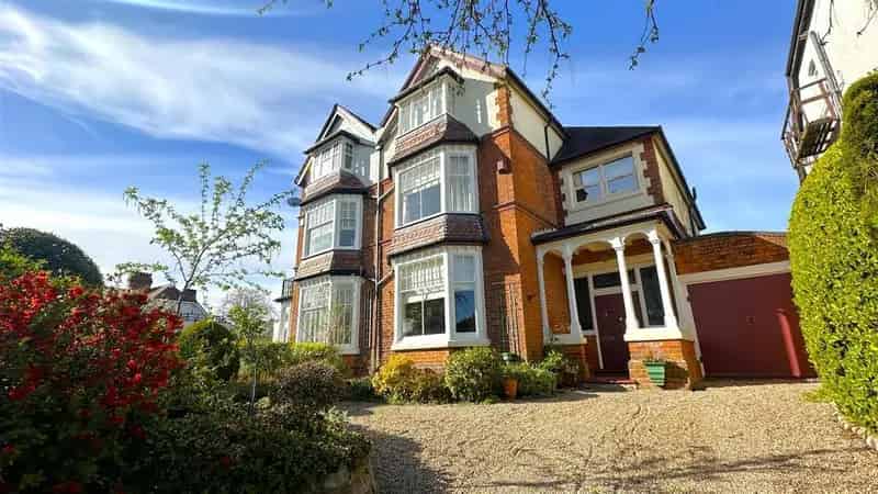 4 Bedroom Semi-Detached House for Sale