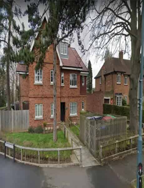 2 Large Bedroom House Near Schools and Station - Lifetime Tenancy