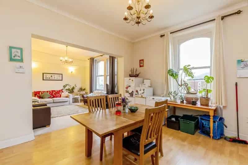 Clifton Apartment 3 Beds 2 Baths Private Parking