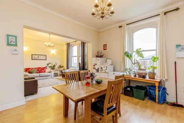 Clifton Apartment 3 Beds 2 Baths Private Parking