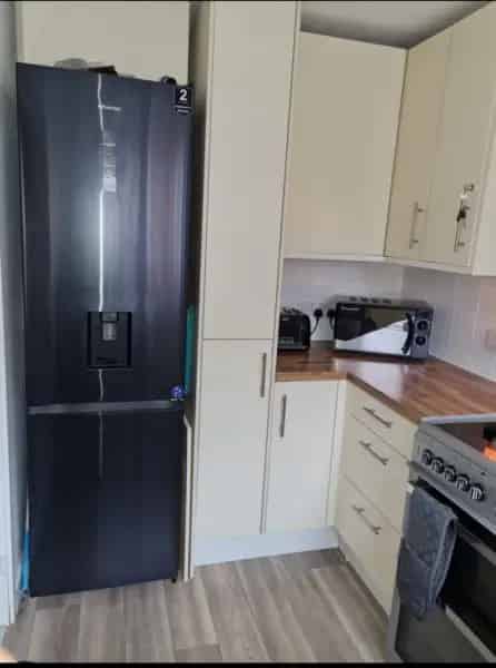 Large 2-Bed House Near Train Station and High Street