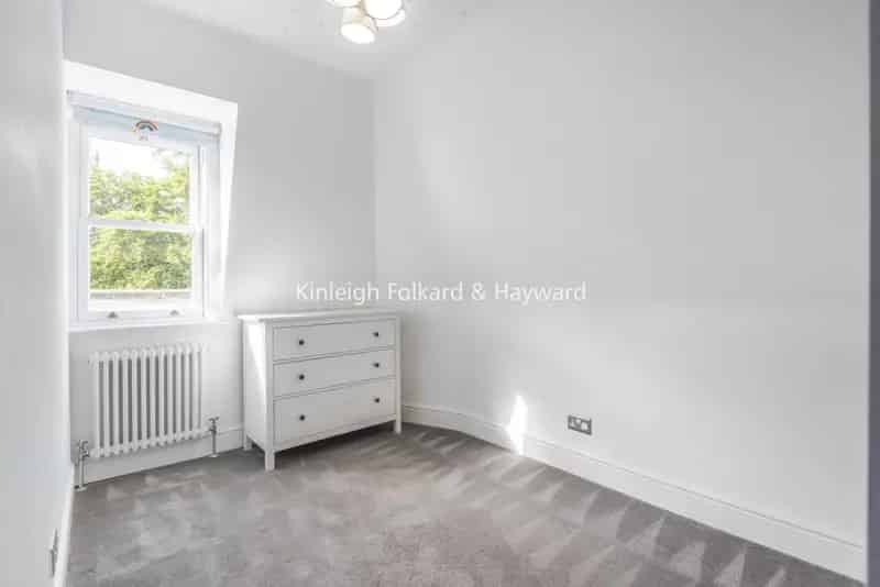 Two Bed Flat Sydenham Hill Near Station Off Street Parking