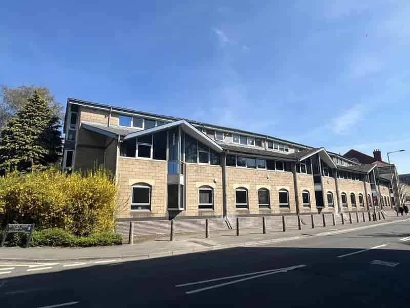 Riverside Court Office Building 2638 sq ft