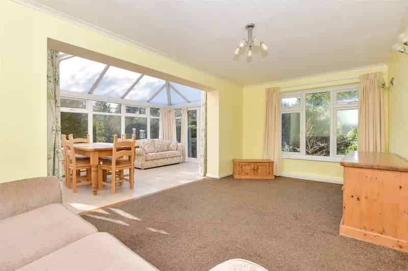2 Bedroom Detached Bungalow for Sale Kennington