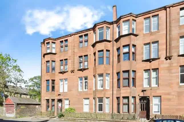 Top Floor Tenement Flat for Sale in Glasgow