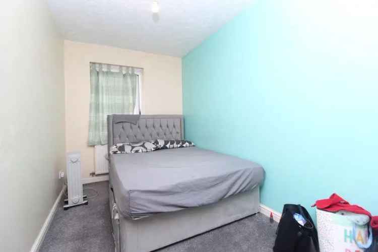 2 Bedroom Flat for Sale in Bedford