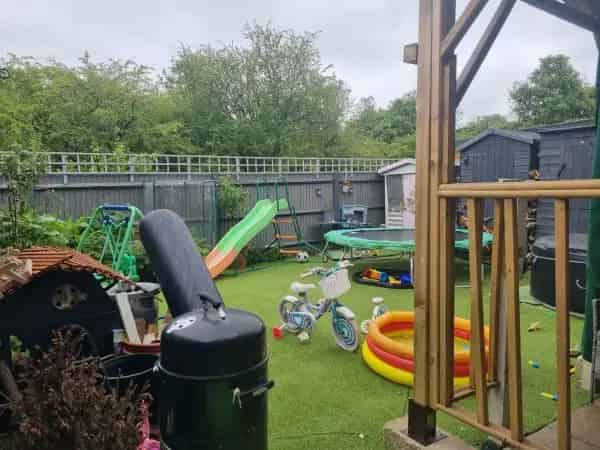 Large 2 Bed House with Garden, Solar Panels & EV Charging - Near Train Station