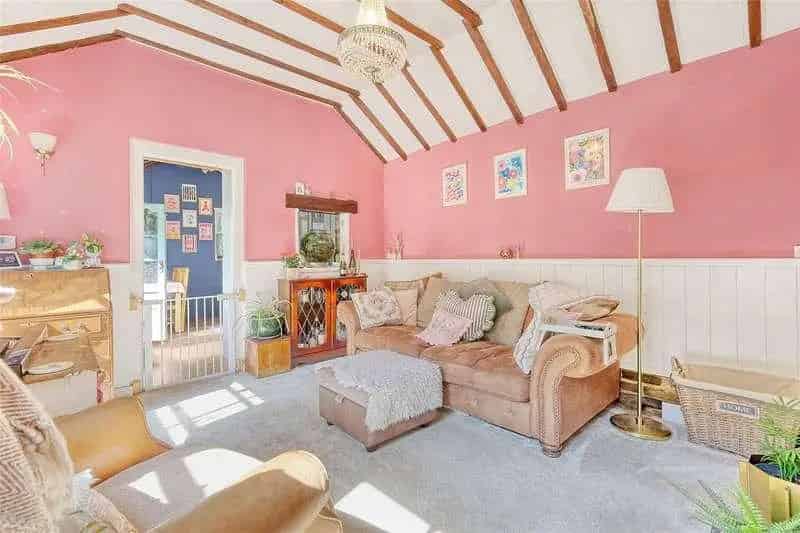 2 Bed Flat for Sale - Garden Apartment