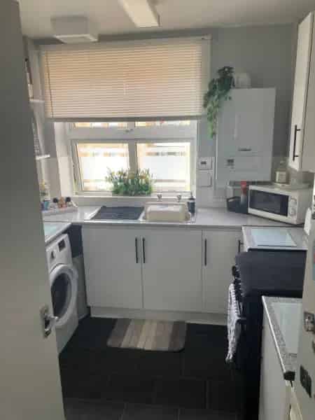 3rd Floor Flat in Quiet Estate Separate Bedroom and Living Space