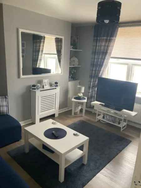 Flat For Rent in Brentwood, England