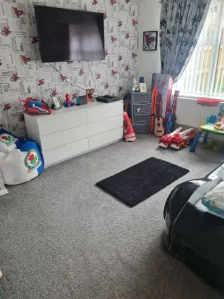 2 Bed Ground Floor Flat Wheelchair Access Foster Child