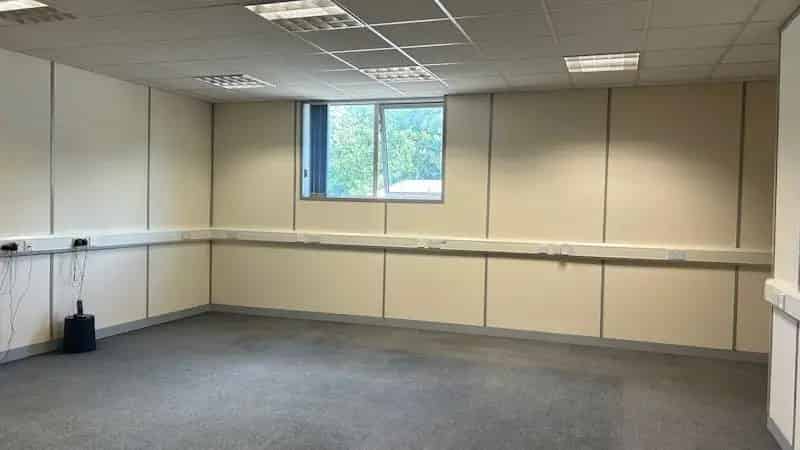 Yateley Business Unit: Office Space For Lease