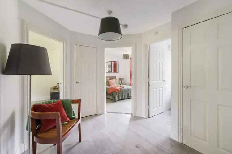 2 Bedroom Flat for Sale in Glasgow Quarryknowe Street