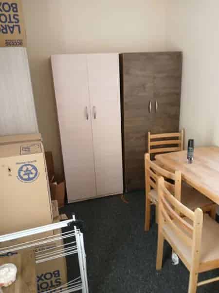 1 Bedroom Flat for Over 55s - Near Shops and Temples - London Relocation