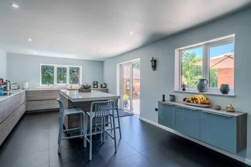 4 Bedroom Detached House with Annexe and Lake Strumpshaw