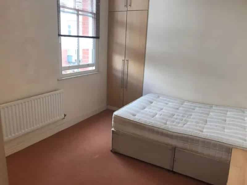2 Bedroom Apartment near Broad Street