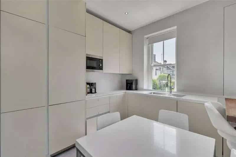 3 bed flat for sale