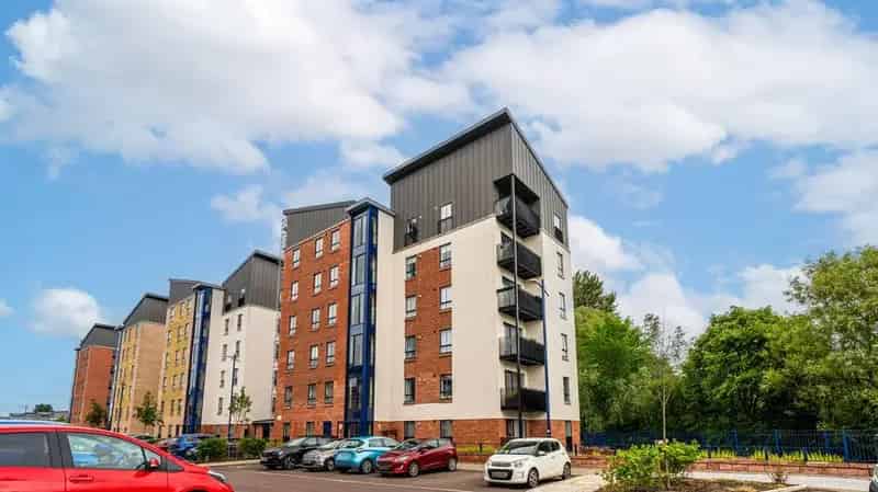 2 Bedroom Flat for Sale Near Glasgow City Centre