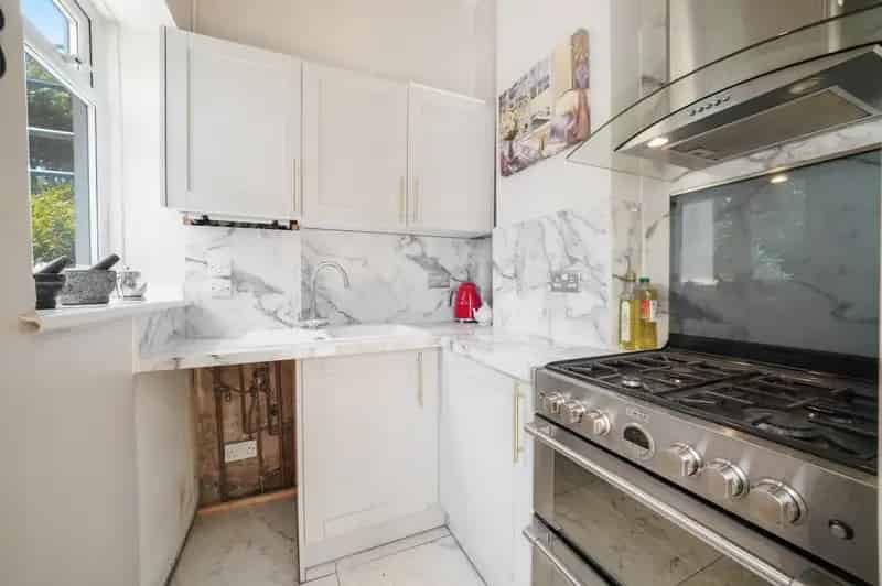 2 Bedroom Flat for Sale in Blackheath